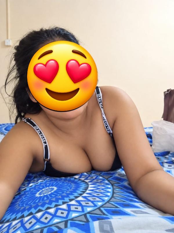 Image for දිල්මී ❤️ 30 Years Hot Mature Lady 🔥