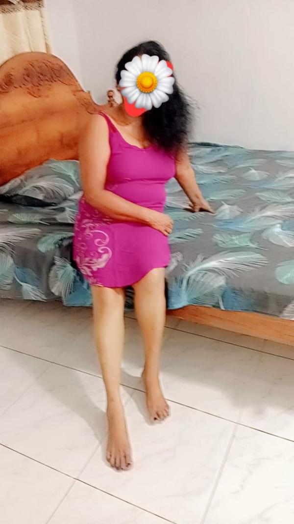 Image for සඳුනි ❤️ 33 Years Hot Mature Lady 🔥