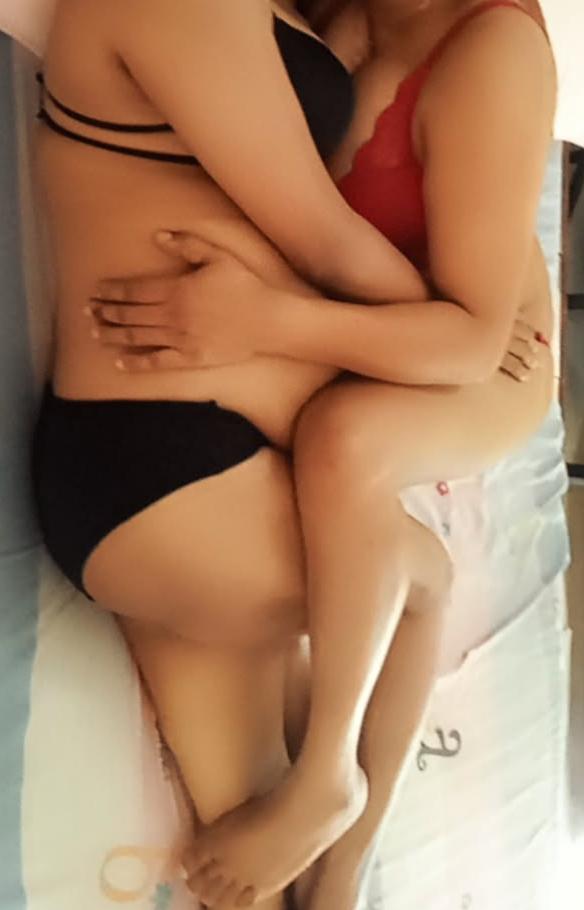Image for 👋 Hi,  💓 Kawshi & Ama Here  💋 We Are Lesbian Couple 🩵Age 28 & 30